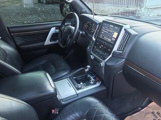 2016 Toyota Land Cruiser 200 Series Рестайлинг 2, чёрный, 6500000 рублей, вид 5