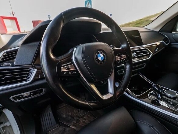 2020 BMW X5 25d IV (G05/G18), белый, 5300000 рублей - вид 23