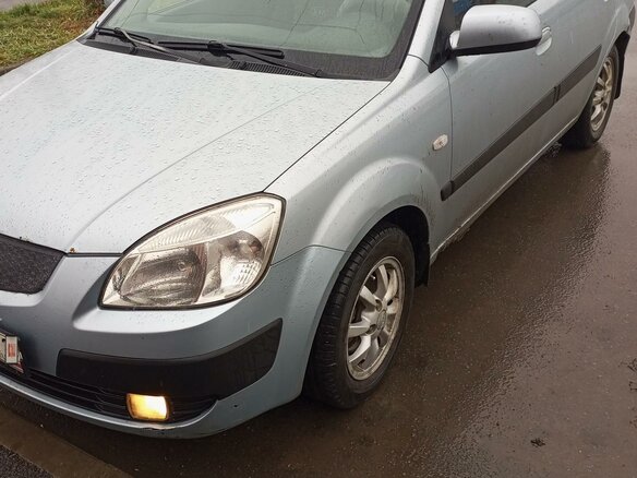 2007 Kia Rio II, серебристый, 450000 рублей - вид 1