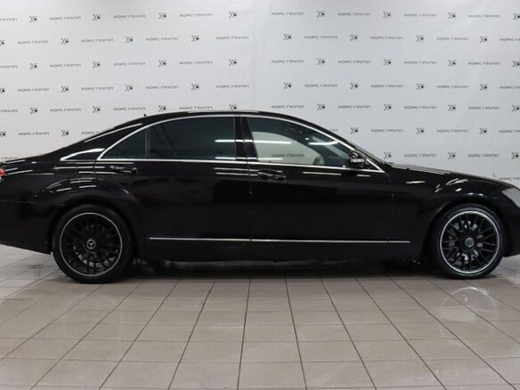 2008 Mercedes-Benz S-Класс 550 Long V (W221), чёрный, 1200000 рублей - вид 3