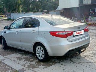 2014 Kia Rio 6-speed III, серебристый, 650000 рублей, вид 5