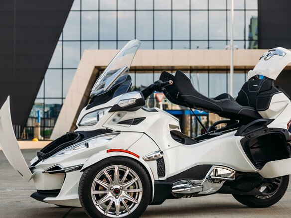 2015 BRP Can-Am Spyder, белый, 1528202 рублей - вид 4