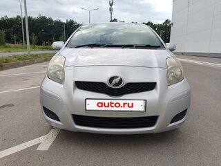 2009 Toyota Vitz II (XP90), серый, 570000 рублей, вид 4