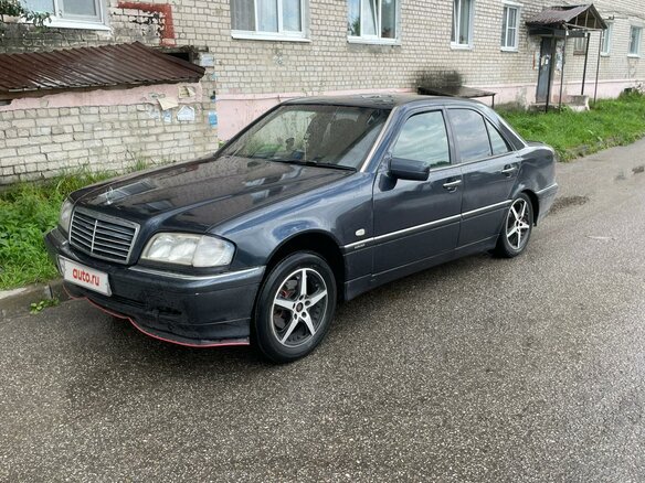 1998 Mercedes-Benz C-Класс 180 I (W202) Рестайлинг, синий, 450000 рублей