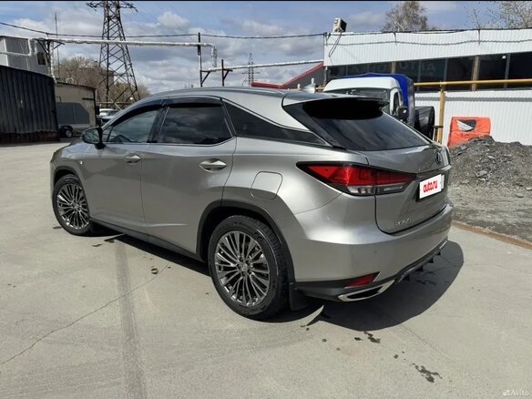 2020 Lexus RX 300 IV Рестайлинг, серый, 4600000 рублей - вид 3