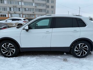 2019 Volkswagen Tiguan II, белый, 3230000 рублей, вид 2