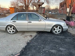 1998 Mercedes-Benz S-Класс 320 III (W140) Рестайлинг, серебристый, 500000 рублей, вид 3