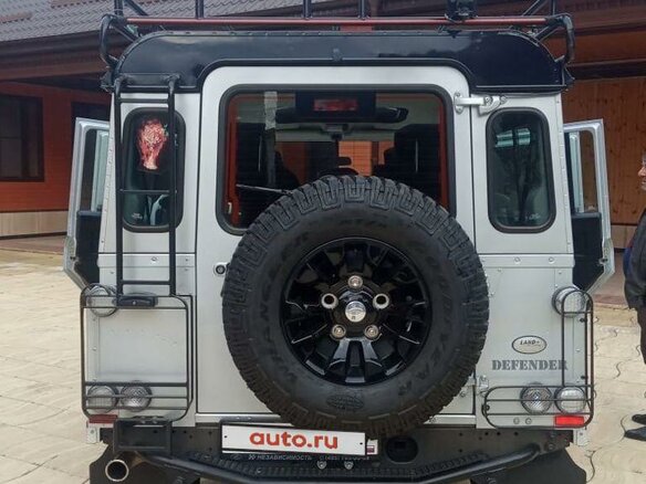 2011 Land Rover Defender 110 I Рестайлинг, серебристый - вид 2