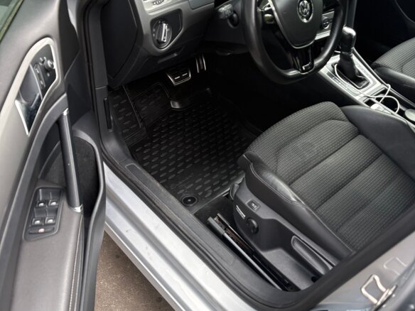 2014 Volkswagen Golf VII, серебристый, 1000000 рублей - вид 5