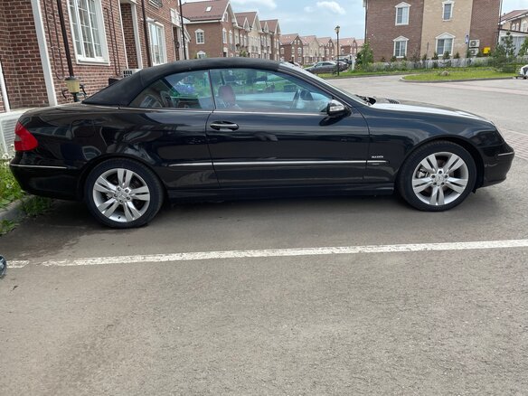 2005 Mercedes-Benz CLK-Класс 200 II (W209) Рестайлинг, чёрный, 1700000 рублей - вид 1