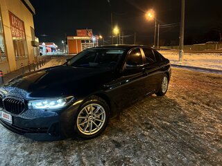 2021 BMW 5 серии 520d xDrive VII (G30/G31/G38) Рестайлинг, чёрный, 4650000 рублей, вид 3