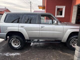 2005 Nissan Patrol V (Y61) Рестайлинг, серебристый, 1900000 рублей, вид 5