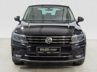 2018 Volkswagen Tiguan II, чёрный, 2990000 рублей, вид 2