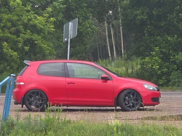 2011 Volkswagen Golf VI, красный, 750000 рублей - вид 3