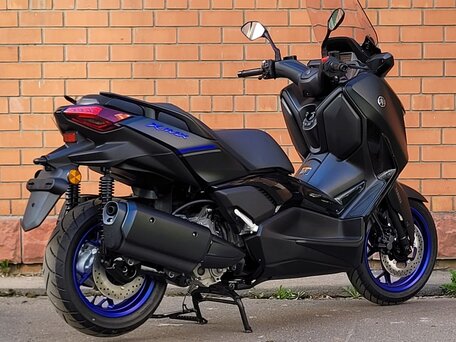 2024 Yamaha XMAX, чёрный, 723000 рублей, вид 4