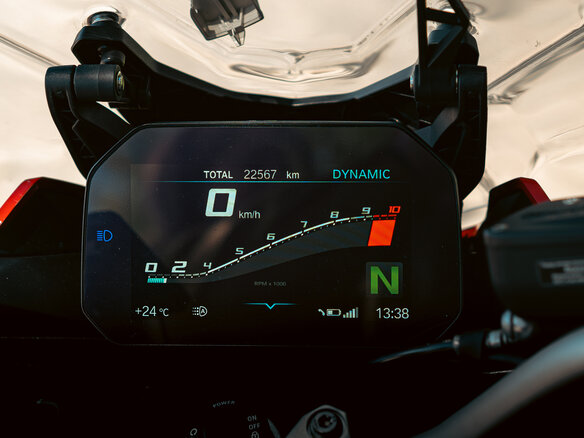 2021 BMW F 900 XR, красный, 1050000 рублей - вид 17
