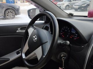 2012 Hyundai Solaris I, серый, 650000 рублей, вид 4