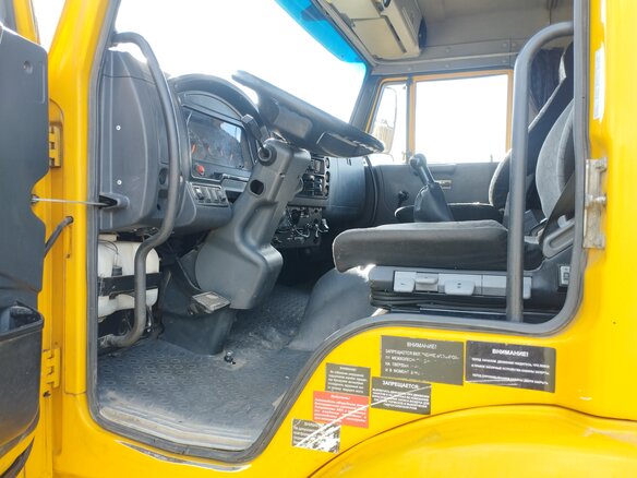 2011 КамАЗ 65116, золотистый, 1600000 рублей - вид 13