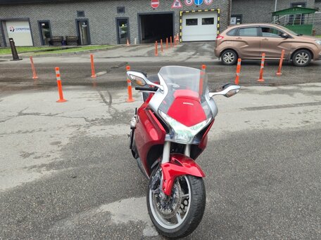 2011 Honda VFR 1200, красный, 630000 рублей, вид 2