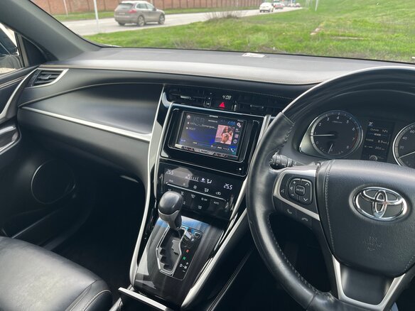 2017 Toyota Harrier III (XU60) Рестайлинг, белый, 2550000 рублей - вид 12