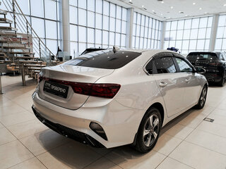 2021 Kia Cerato IV Рестайлинг, серый, 2010000 рублей, вид 5