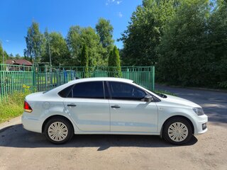 2018 Volkswagen Polo V Рестайлинг, белый, 900000 рублей, вид 5