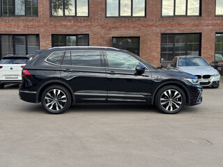 2021 Volkswagen Tiguan L II Рестайлинг (China Market), чёрный, 3400000 рублей, вид 4
