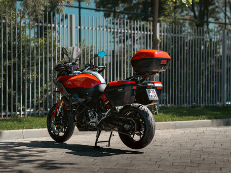 2021 BMW F 900 XR, красный, 1050000 рублей, вид 4
