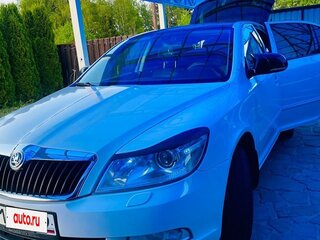 2012 Skoda Octavia II (A5) Рестайлинг, белый, 1470000 рублей, вид 1