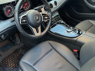 2020 Mercedes-Benz E-Класс 200 d V (W213, S213, C238), чёрный, 4050000 рублей, вид 5