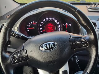 2012 Kia Sportage III, белый, 1300000 рублей, вид 4
