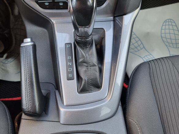 2013 Ford Focus III, красный, 900000 рублей - вид 9