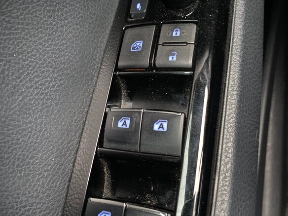 2019 Toyota Camry VIII (XV70), чёрный, 3150000 рублей - вид 6