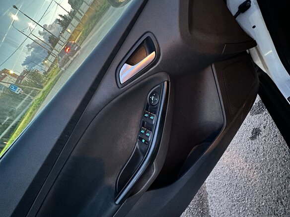 2012 Ford Focus III, белый, 700000 рублей - вид 20