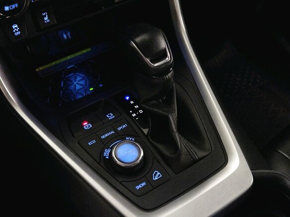 2019 Toyota RAV4 V (XA50), белый - вид 35