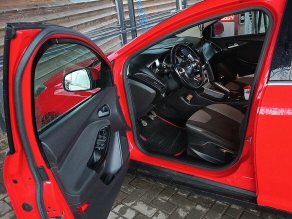 2013 Ford Focus III, красный, 820000 рублей - вид 8
