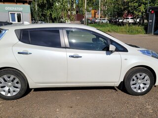 2016 Nissan Leaf 30kWh I (ZE0/AZE0), белый, 999000 рублей, вид 4