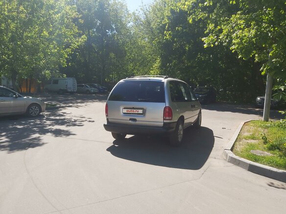 2000 Dodge Caravan III, серебристый, 400000 рублей - вид 4
