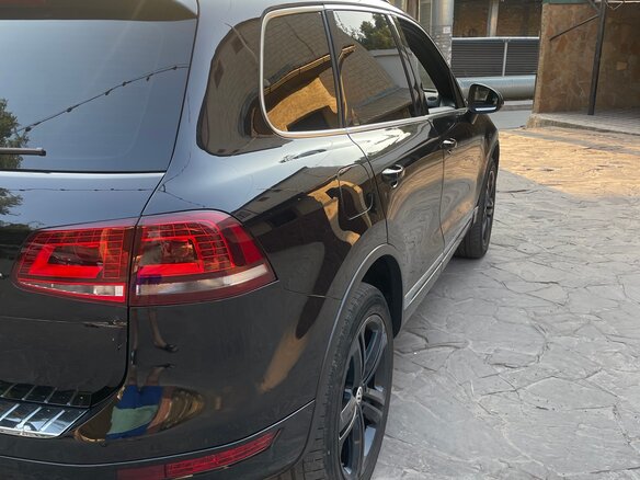 2010 Volkswagen Touareg II, чёрный, 1485000 рублей - вид 1