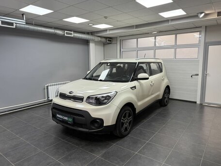 2017 Kia Soul II Рестайлинг, бежевый, 1436000 рублей, вид 1