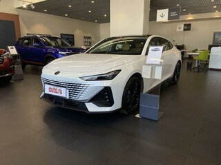 2023 Changan UNI-V I, белый, 2400000 рублей, вид 2