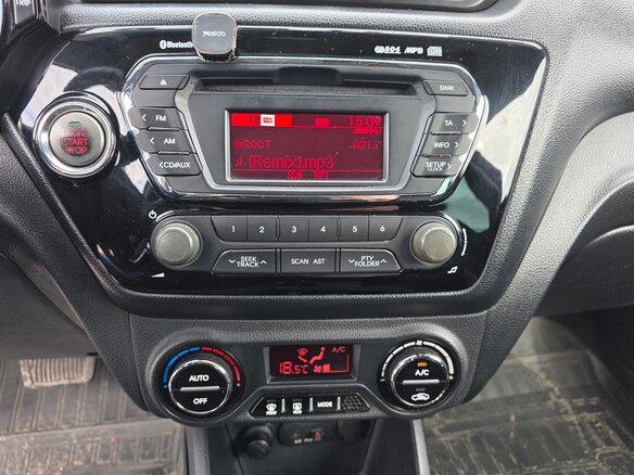 2011 Kia Rio 4-speed III, красный, 800000 рублей - вид 13