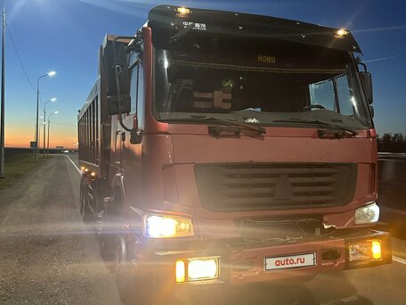 2009 Sinotruk Howo HW76, красный, 2200000 рублей, вид 1