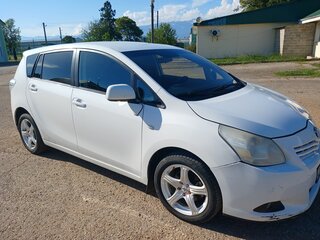 2012 Toyota Verso I, белый, 1000000 рублей, вид 2