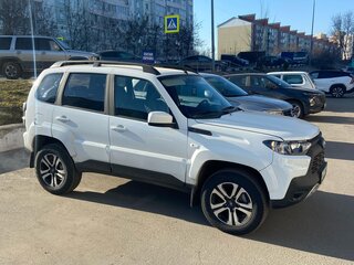 2024 Lada (ВАЗ) Niva Travel I, белый, 1400000 рублей, вид 3
