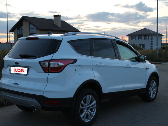 2018 Ford Kuga II Рестайлинг, белый, 3190000 рублей - вид 6
