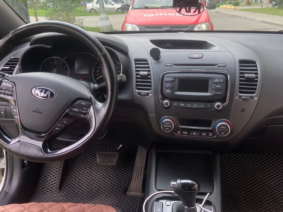2017 Kia Cerato III Рестайлинг (Classic), белый, 1300000 рублей - вид 6