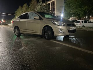 2013 Hyundai Solaris I, бежевый, 819999 рублей, вид 4