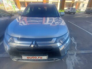 2018 Mitsubishi Outlander III Рестайлинг 3, серебристый, 2100000 рублей, вид 2