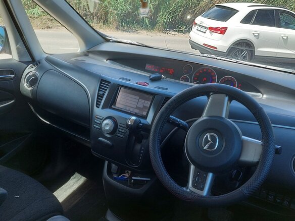 2011 Mazda Biante, серый, 1150000 рублей - вид 9